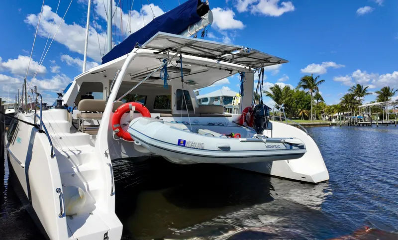 Duet Yacht Photos Pics 