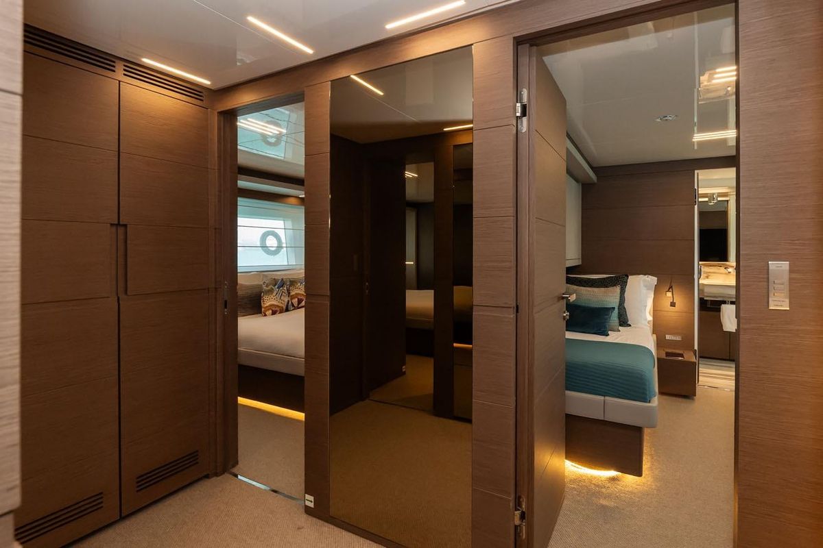 2018 Ferretti Yachts 123 