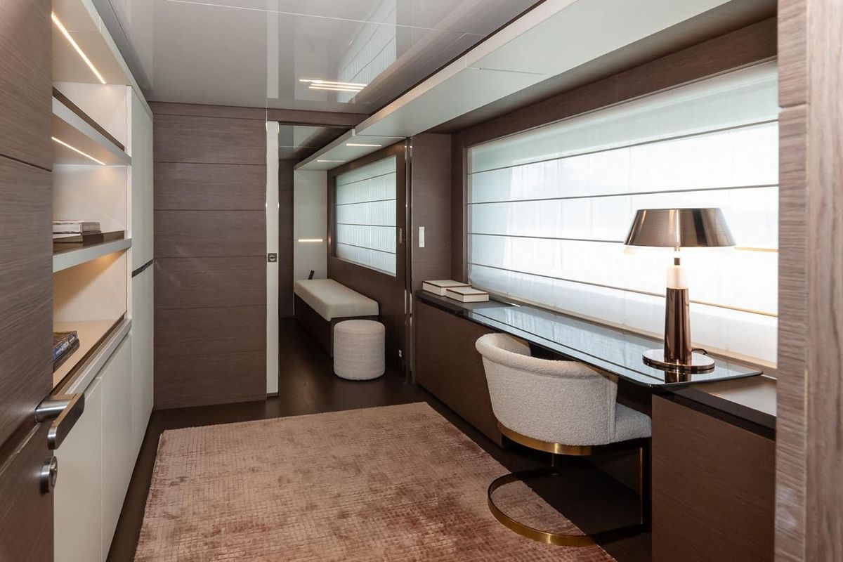 2018 Ferretti Yachts 123 