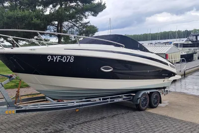 2015 Bayliner 742