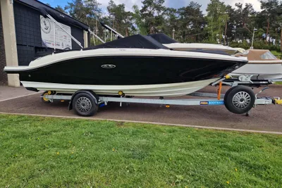 2022 Sea Ray 190 Sport