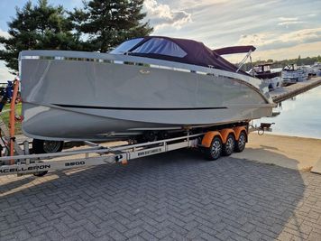 2023 Maxima 740 Tender