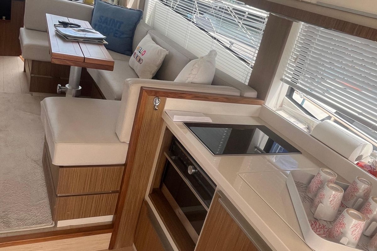 2020 Cayman Yachts 52 
