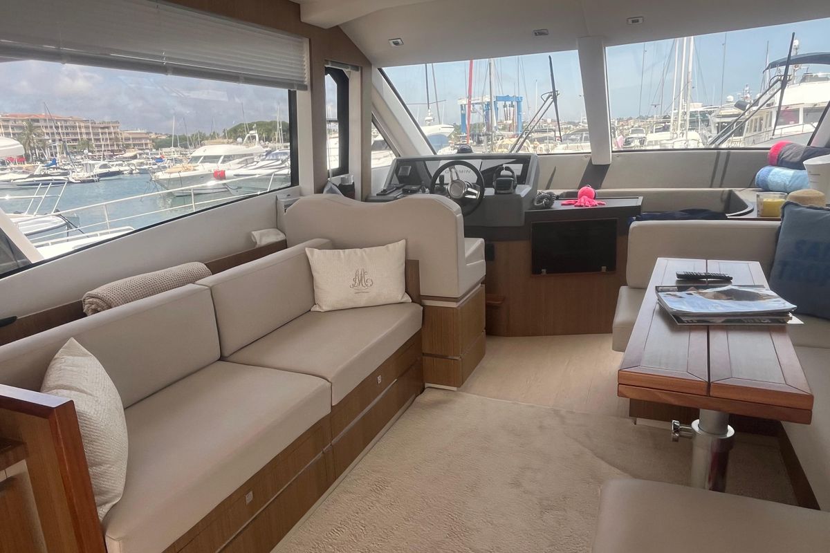 2020 Cayman Yachts 52 