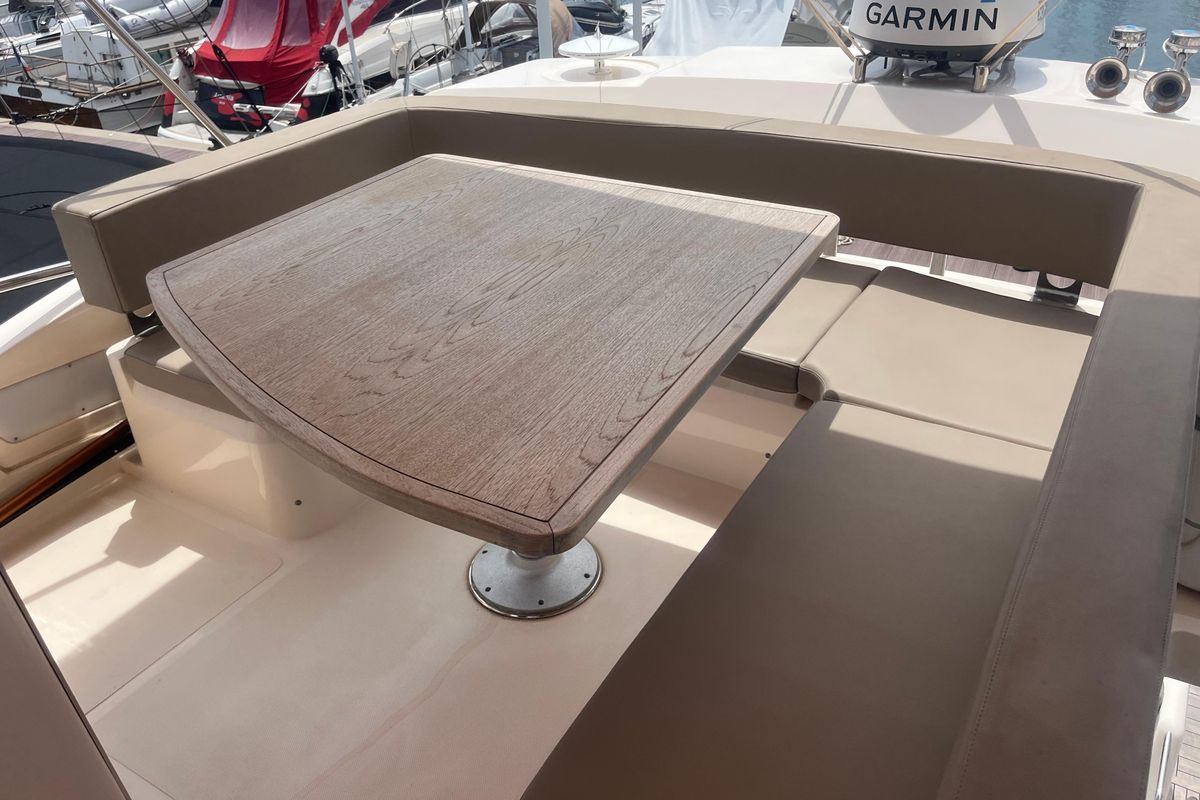 2020 Cayman Yachts 52 