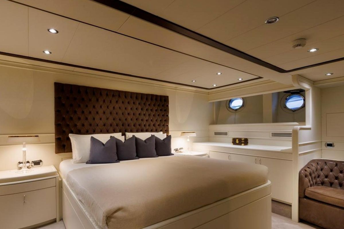 2002 Benetti Sail Division 103 