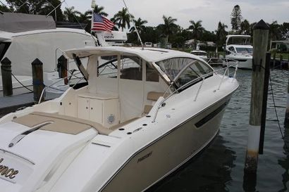2015 41' 2'' Pursuit-SC 365i Sport Coupe Sarasota, FL, US