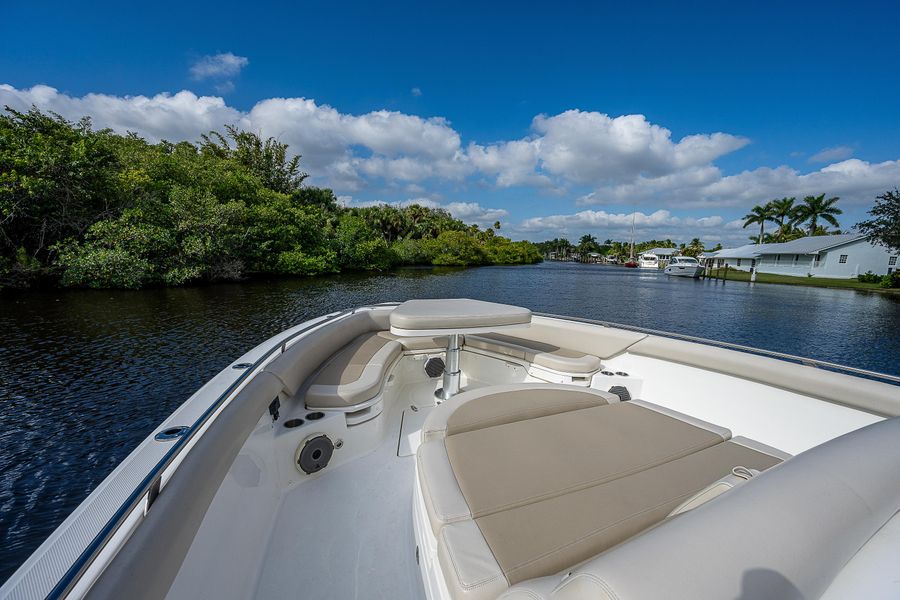 2020 Boston Whaler 420 Outrage