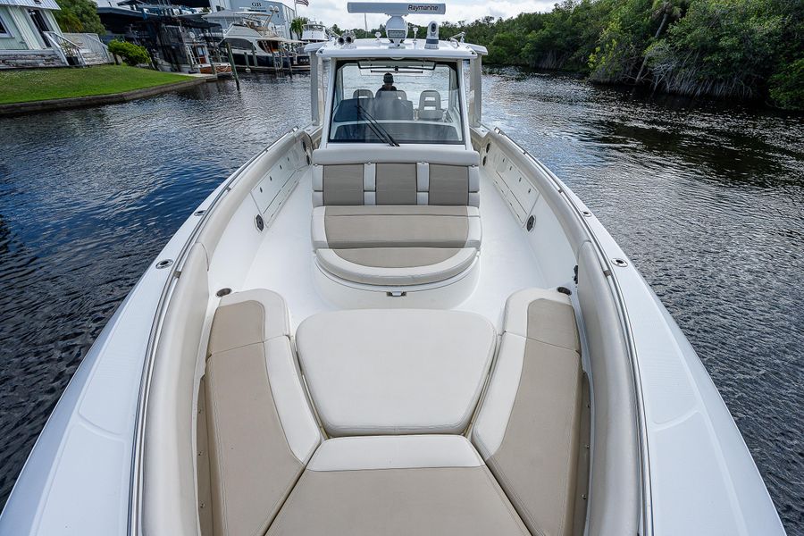 2020 Boston Whaler 420 Outrage