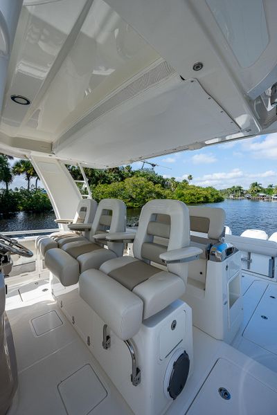 2020 Boston Whaler 420 Outrage