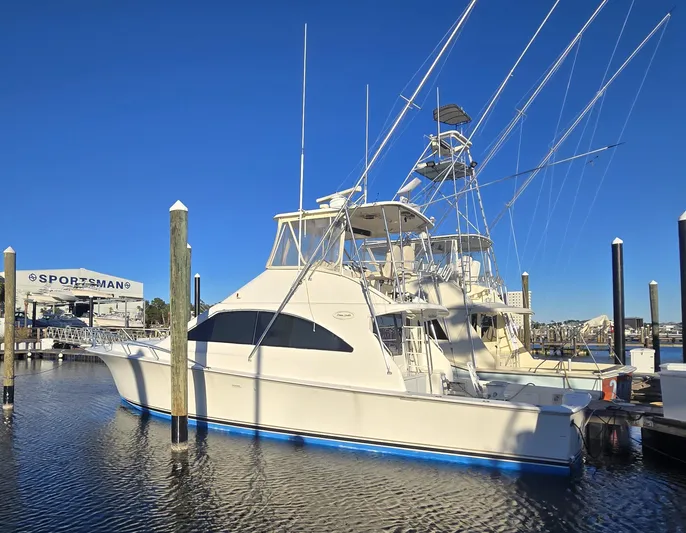 Relentless Yacht Photos Pics 