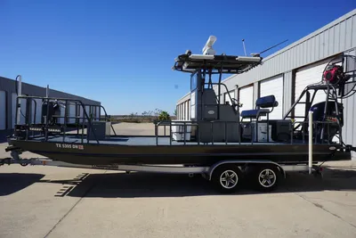 Boat Right 25'8'' Custom Flat