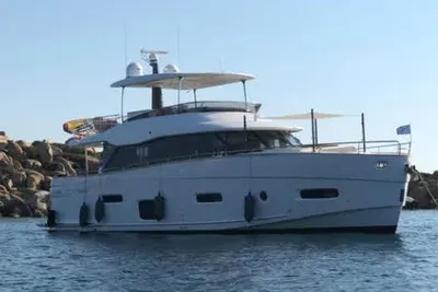 2019 Azimut Magellano 66