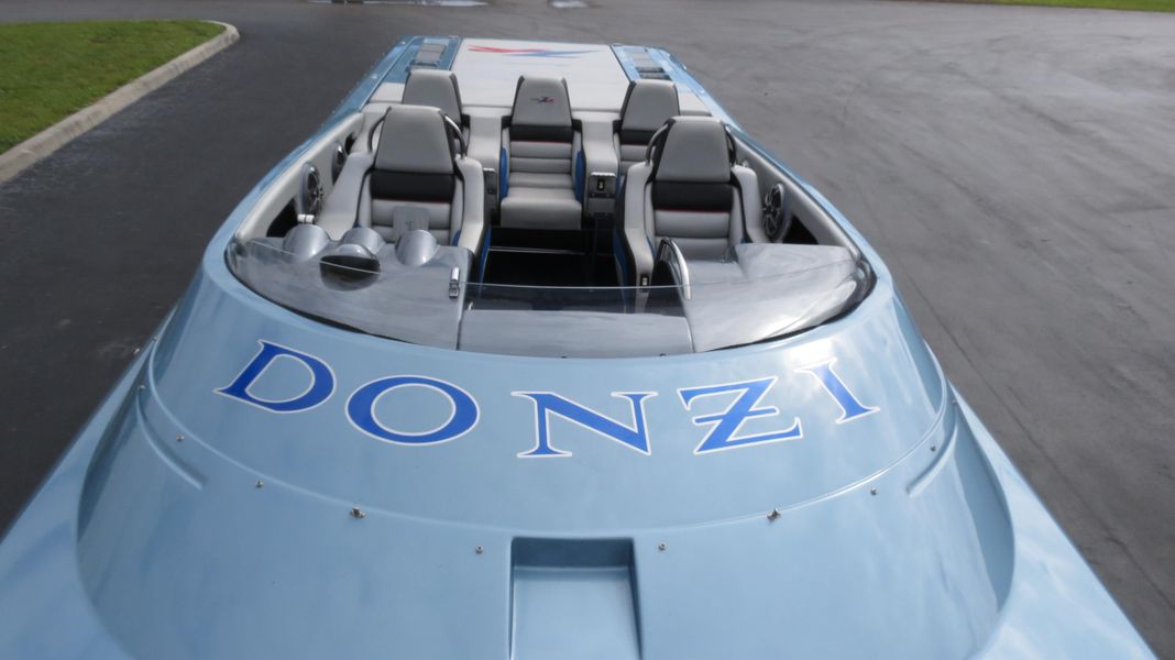 2006 Donzi 43 ZR