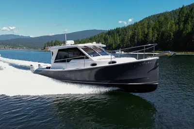 True North 34 Outboard Express