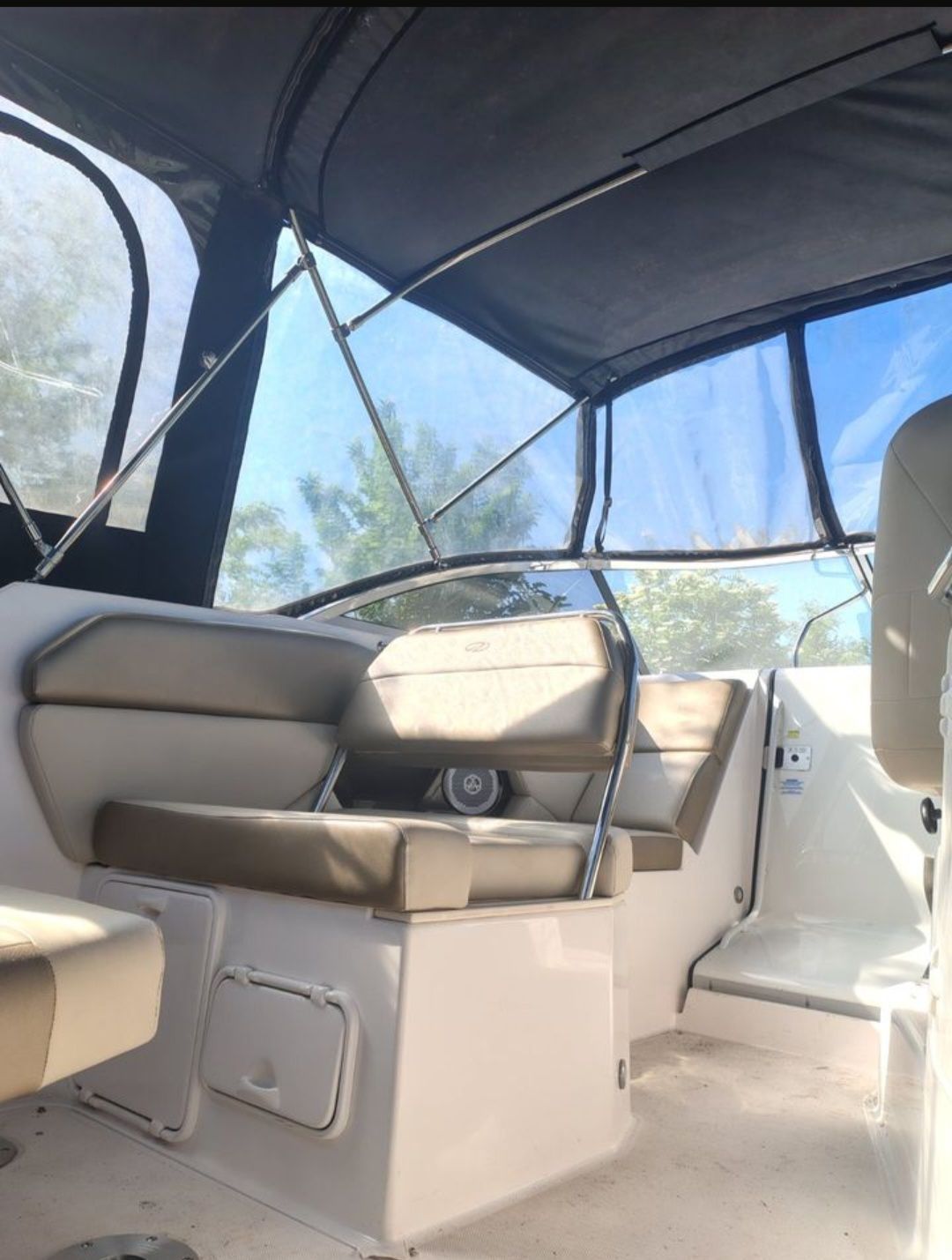 2010 Regal 2565 Window Express