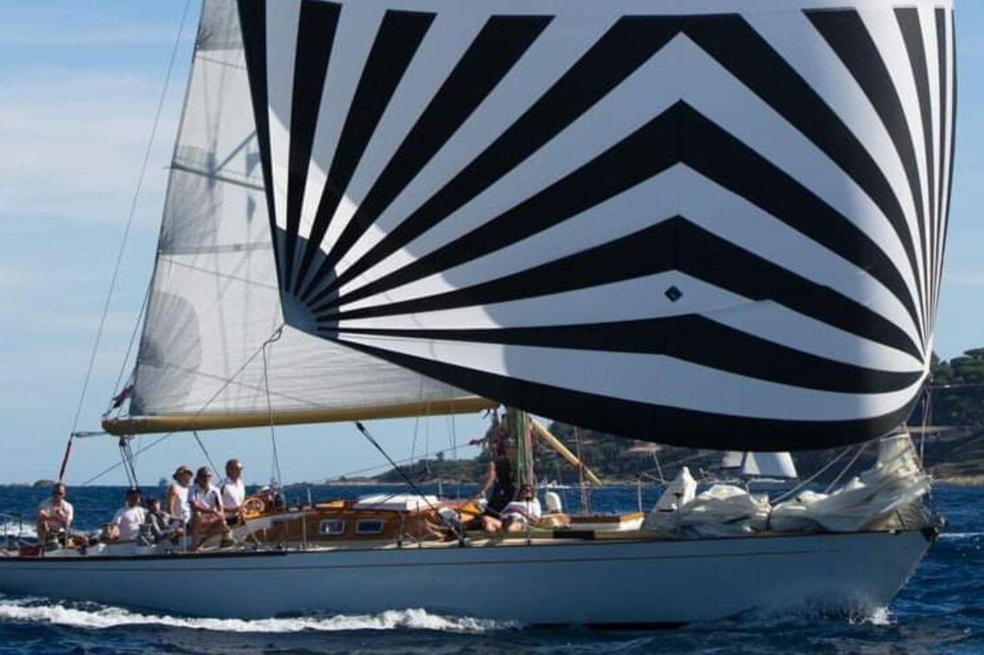 OUTLAW under spinnaker