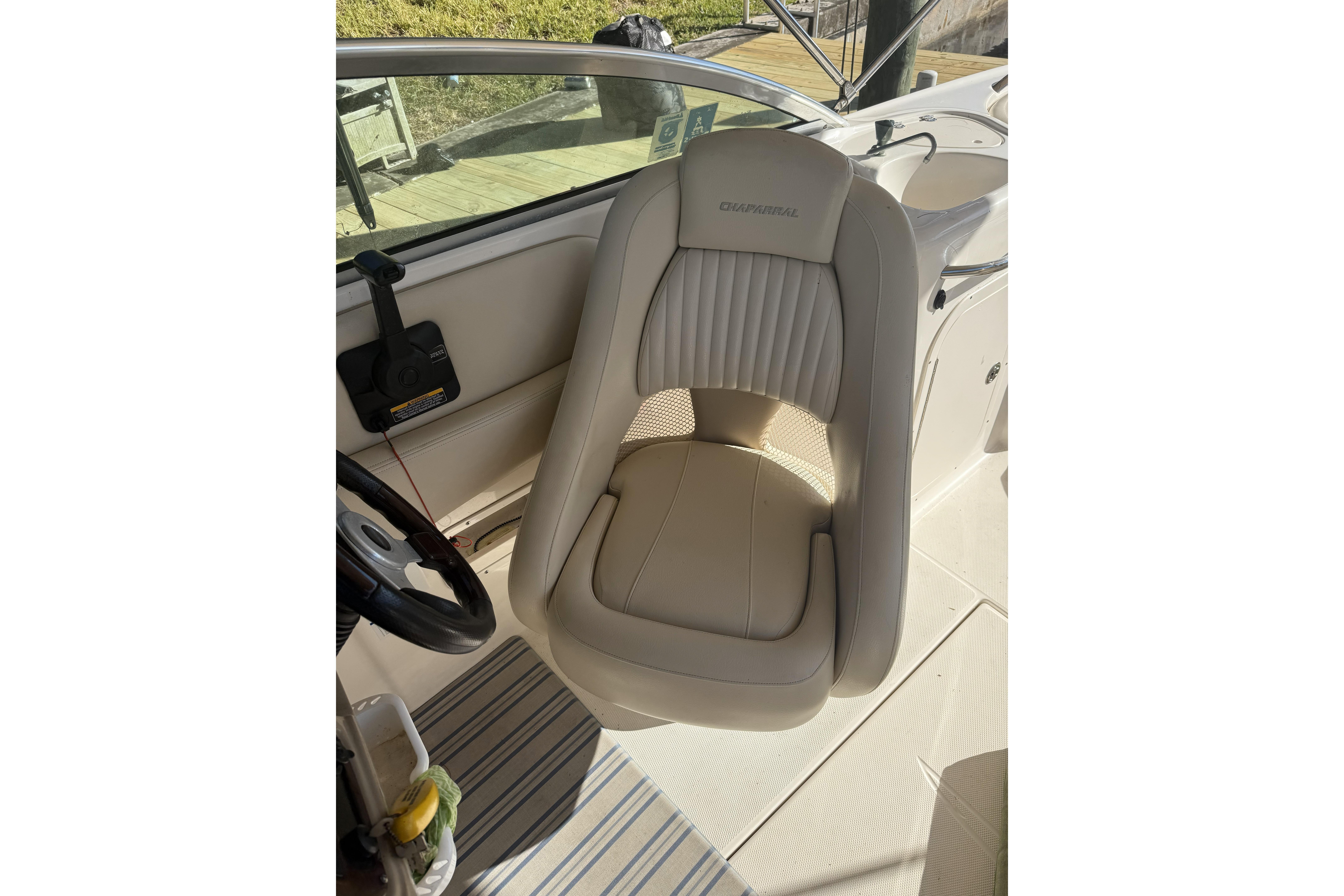 2003 Chaparral Sunesta 263 - Image 4