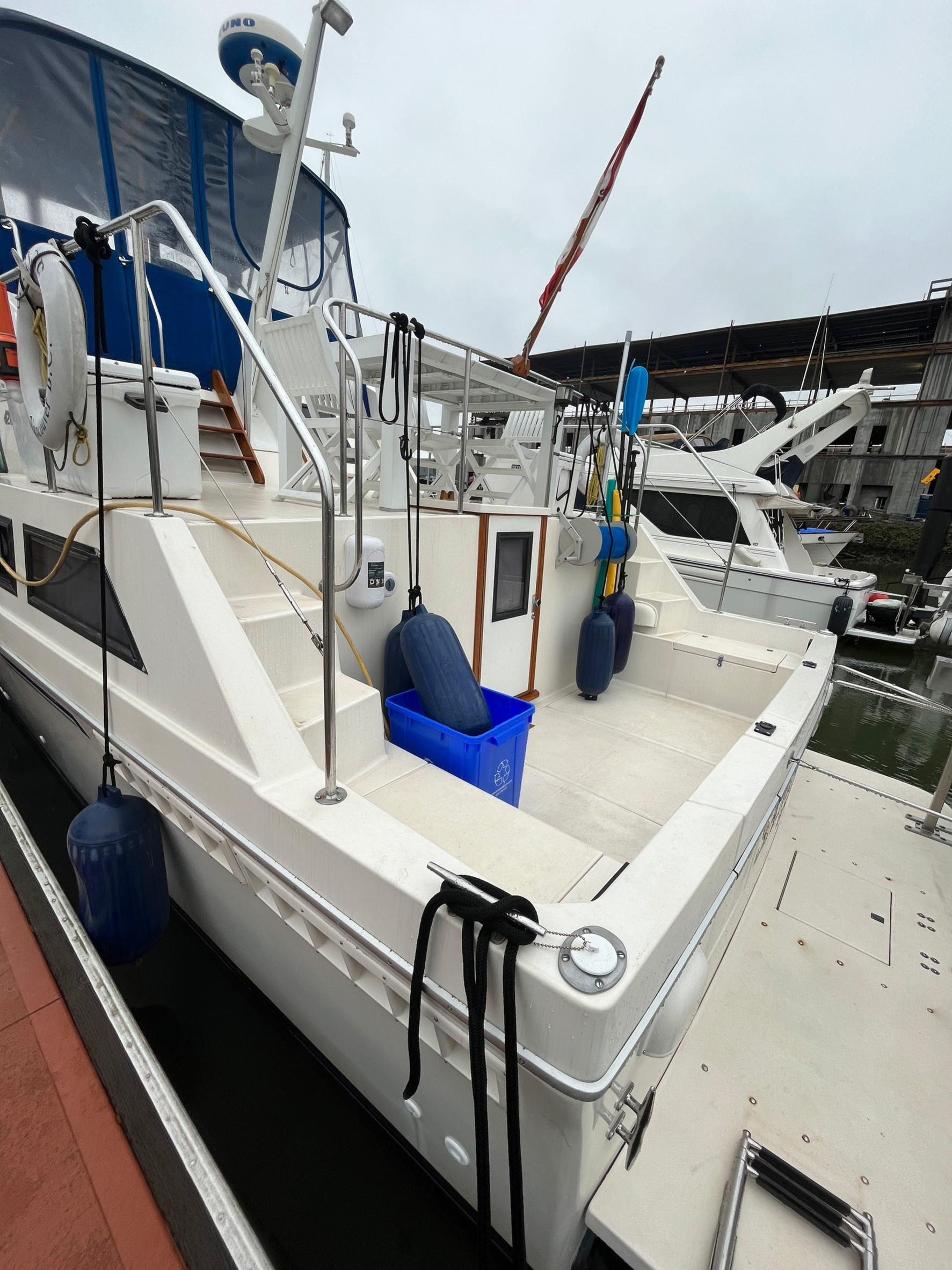 1988 Canoe Cove TriCabin barco de crucero en venta YachtWorld