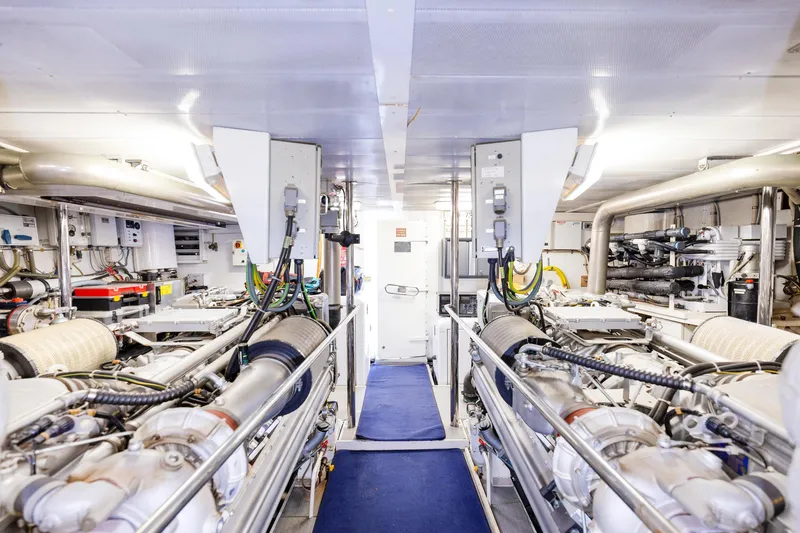 Stamos Bien Yacht Photos Pics 102 Maiora 2001