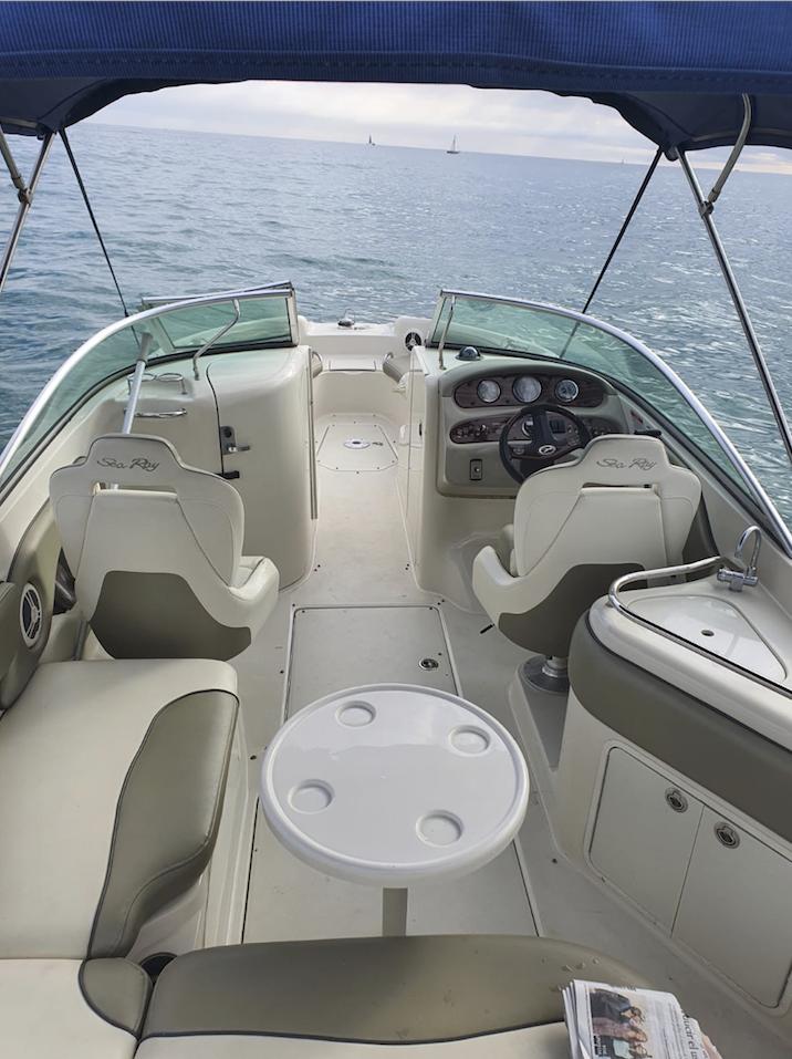 Sea Ray 240 Sundeck 7m 2007, Kabinenboote Barcelona Boot24