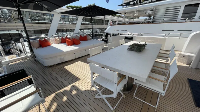 D'one Yacht Photos Pics 