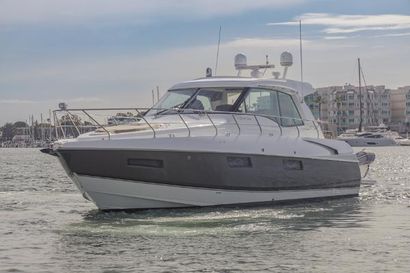 2014 48' Cruisers Yachts-48 Cantius Marina Del Rey, CA, US