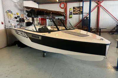 2021 Method Boats V. Ski 6.2 club
