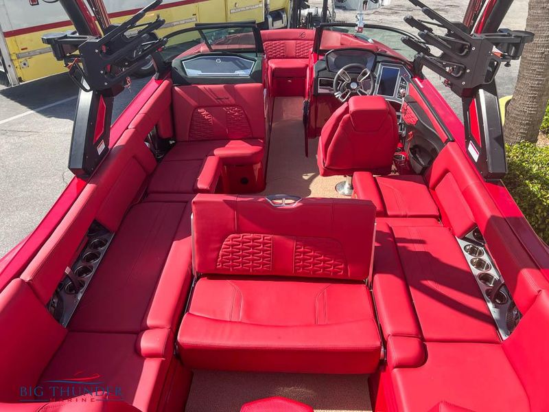 2022 MasterCraft X24