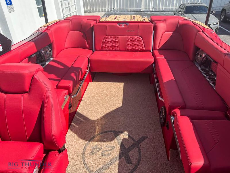 2022 MasterCraft X24
