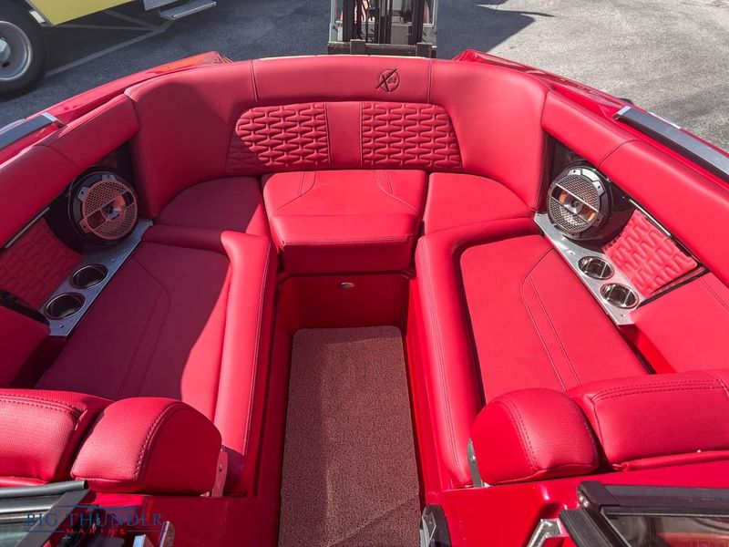 2022 MasterCraft X24