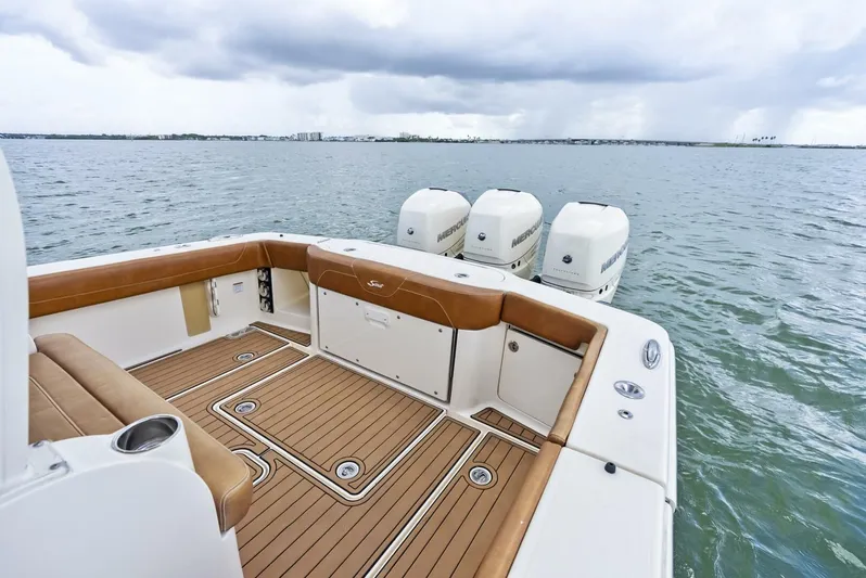  Yacht Photos Pics 2018 Scout 355 Lxf - Image 6