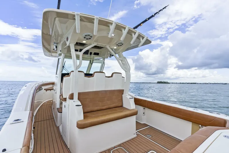  Yacht Photos Pics 2018 Scout 355 Lxf - Image 8