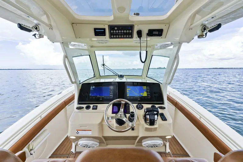  Yacht Photos Pics 2018 Scout 355 Lxf - Image 15