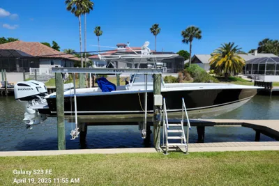 2001 Jupiter 31 Open Center Console