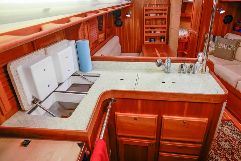 Champagne Lady Yacht Photos Pics 