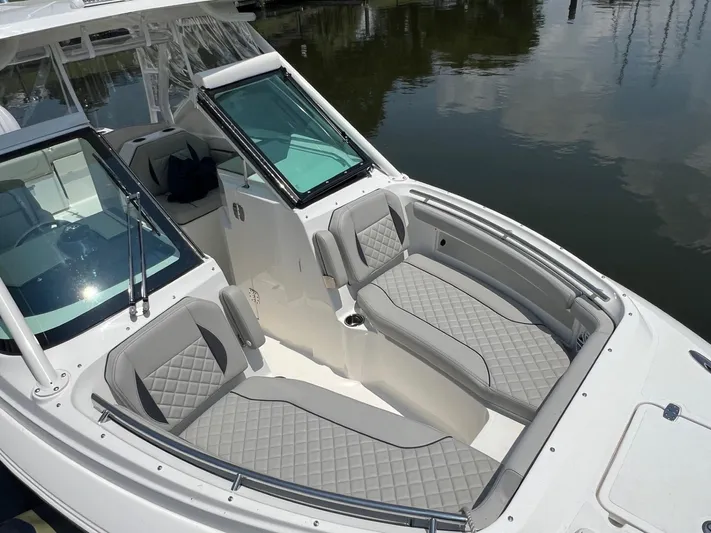  Yacht Photos Pics Pursuit DC 266