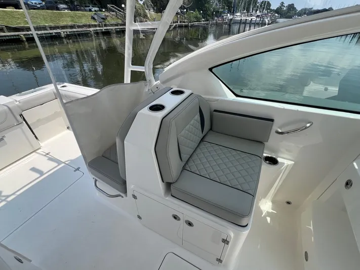  Yacht Photos Pics Pursuit DC 266