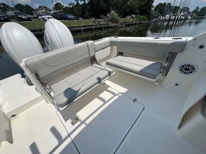  Yacht Photos Pics Pursuit DC 266