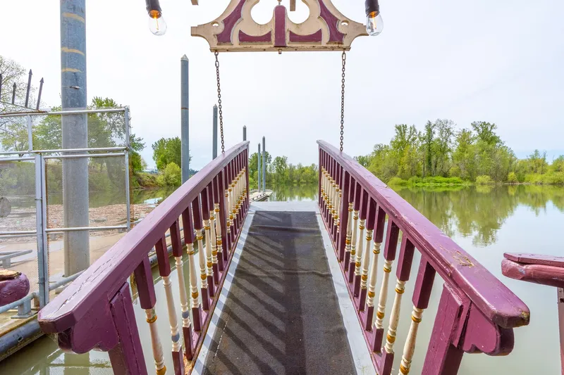 Willamette Queen Yacht Photos Pics 