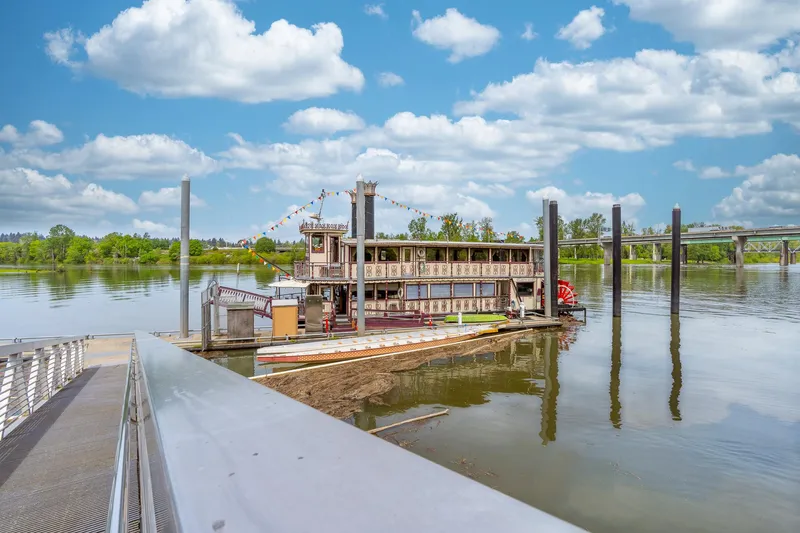 Willamette Queen Yacht Photos Pics 