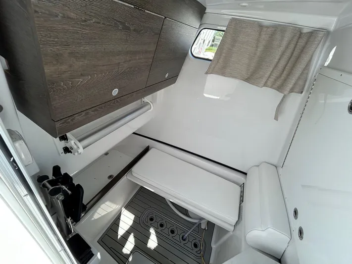  Yacht Photos Pics 2025 SPORTSMAN 302 OPEN - Image 9