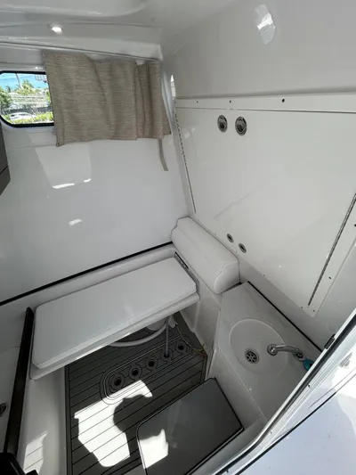  Yacht Photos Pics 2025 SPORTSMAN 302 OPEN - Image 10