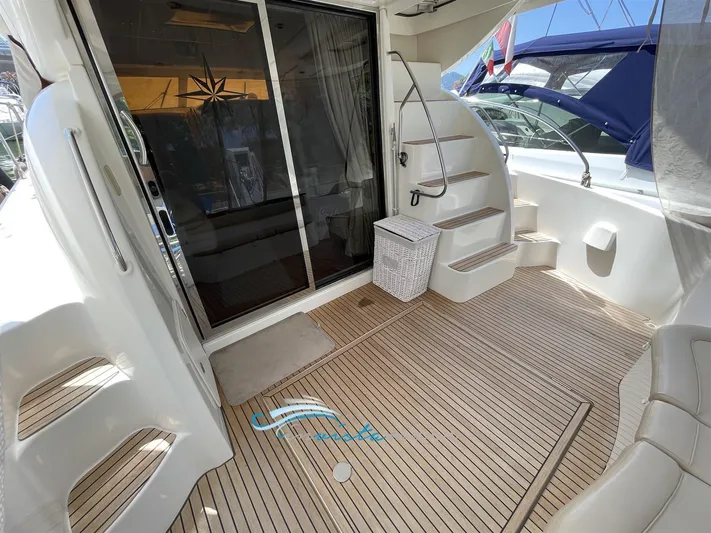  Yacht Photos Pics Prestige 42 pozzetto 2