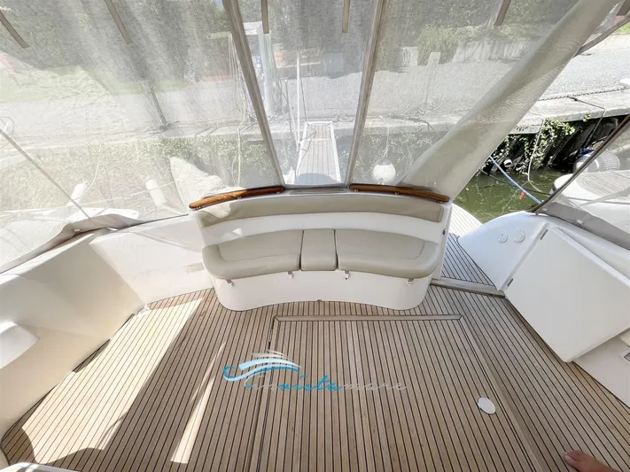  Yacht Photos Pics Prestige 42 teak pozzetto