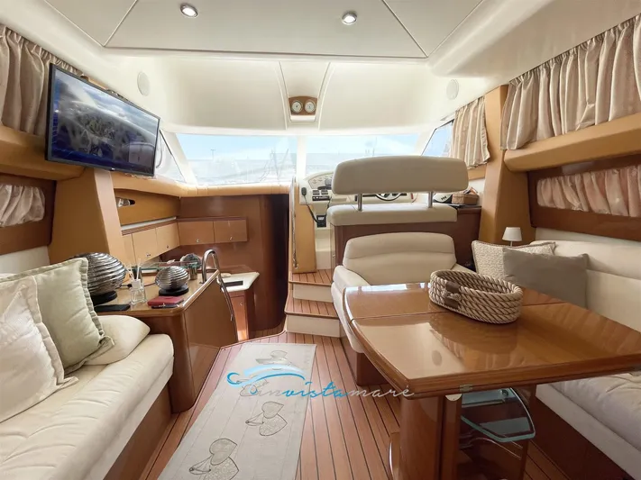  Yacht Photos Pics Prestige 42 interno