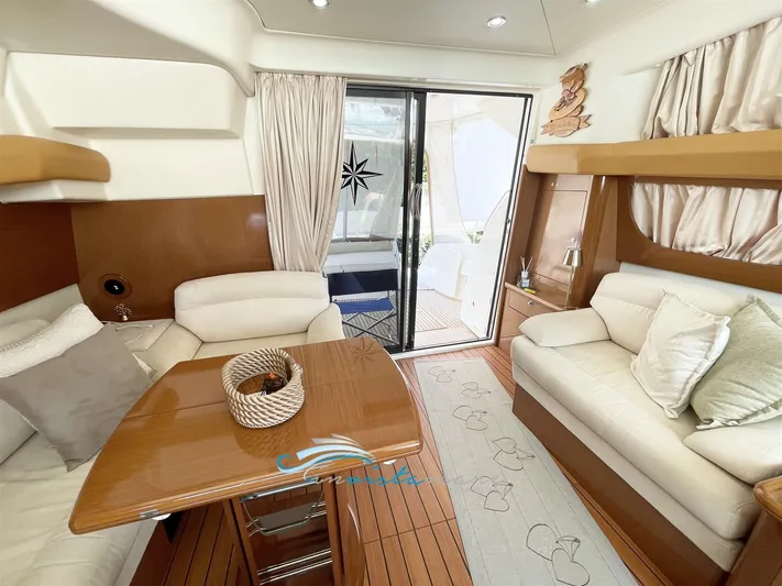  Yacht Photos Pics Prestige 42 tavolo