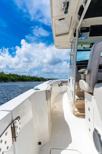 Longitude Yacht Photos Pics 