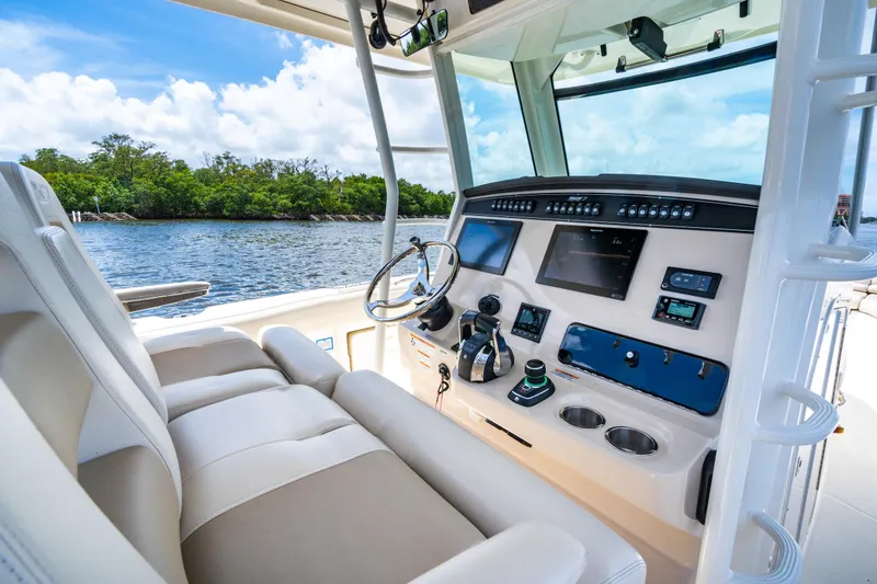 Longitude Yacht Photos Pics 