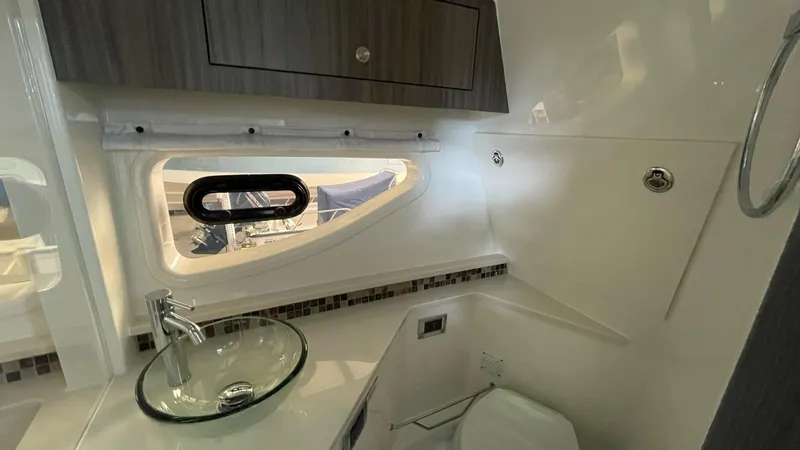 370 Sundancer 2022 Yacht Photos Pics 